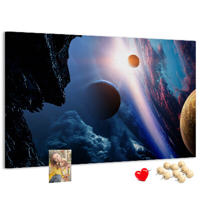 Kurk prikbord met ruimtelandschap met planeten en wolken