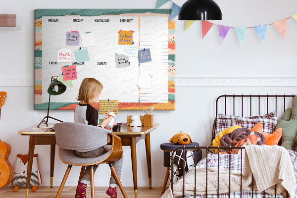 Kurkbord kleurrijke planner met weekindeling