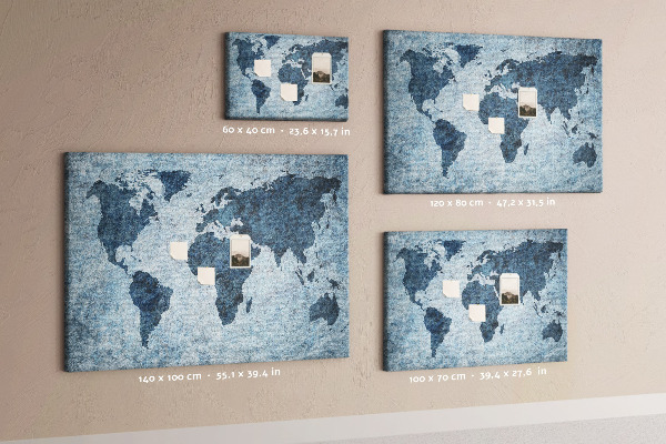 Kurk prikbord oude wereldkaart in blauwe tinten