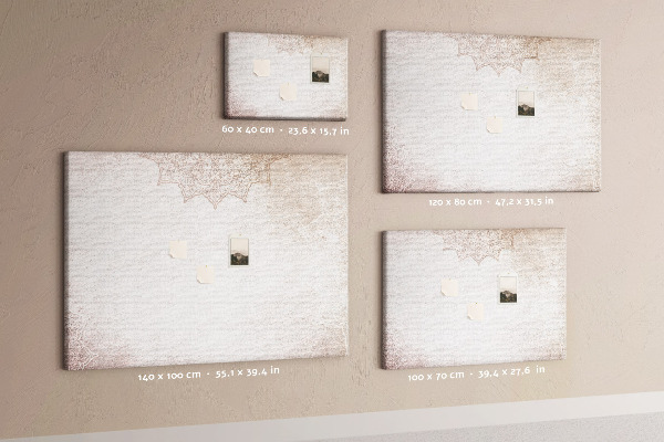 Prikbord met een verfijnd mandala-patroon op een lichte achtergrond