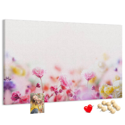 Kurkbord met bloemenpatroon in pasteltinten