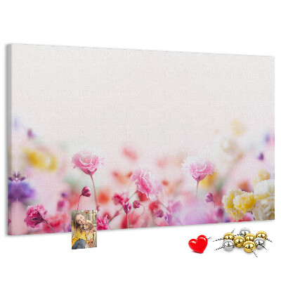 Kurkbord met bloemenpatroon in pasteltinten