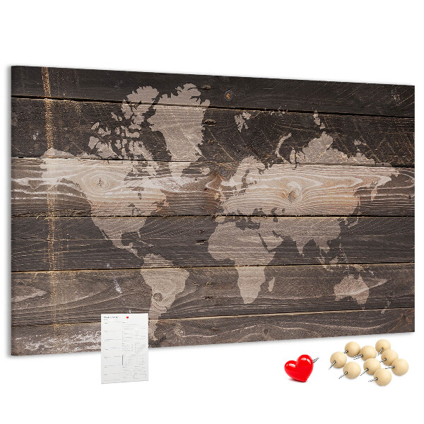 Wereldkaart prikbord op een houten achtergrond