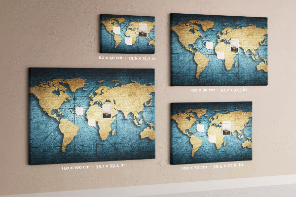 Prikbord oude wereldkaart met kompas