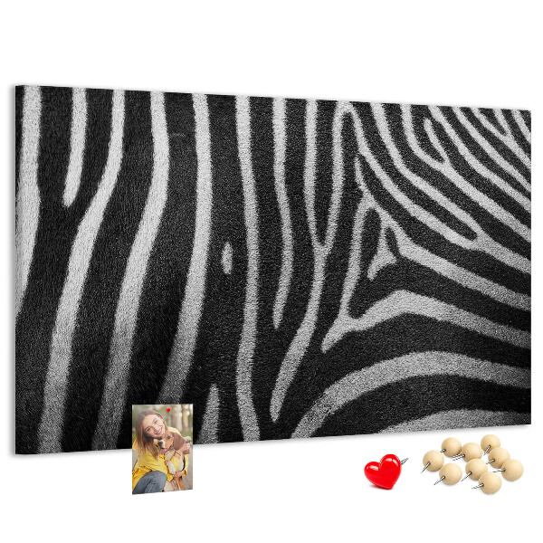 Prikbord met zwart-witte zebrastrepen