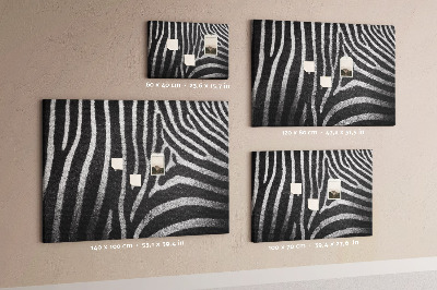 Prikbord met zwart-witte zebrastrepen