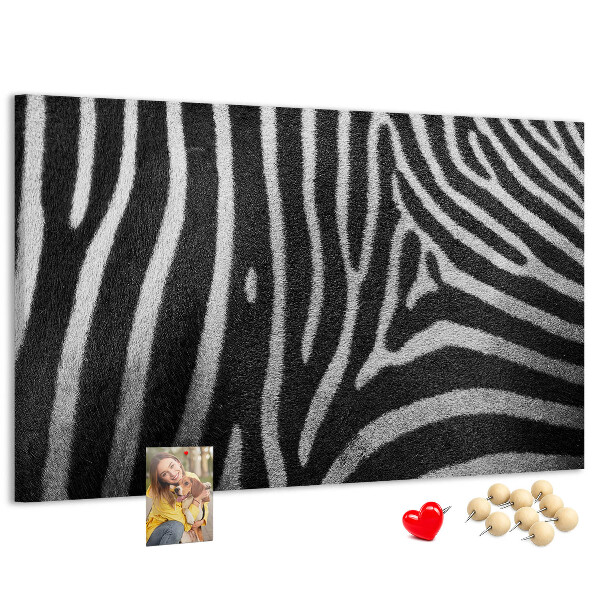 Prikbord met zwart-witte zebrastrepen