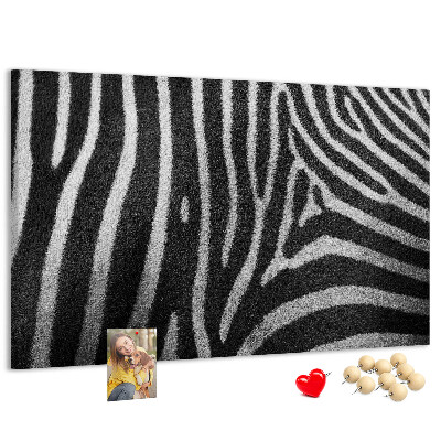 Prikbord met zwart-witte zebrastrepen