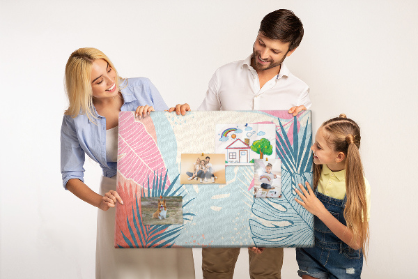 Prikbord met tropisch bladpatroon in pastelkleuren