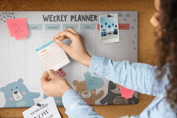 Weekplanner met bosdieren kurk prikbord