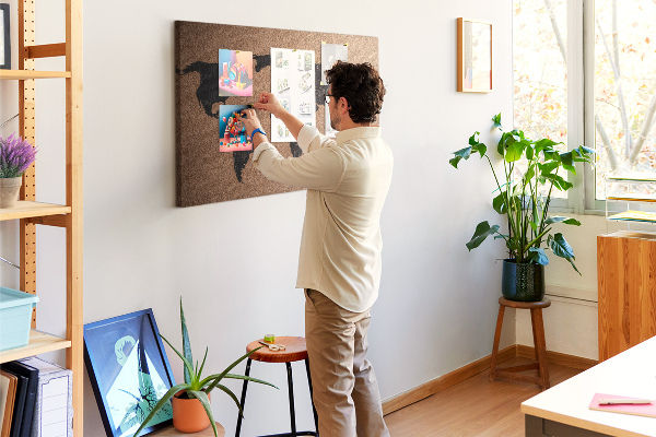 Prikbord wereldkaart van kurk