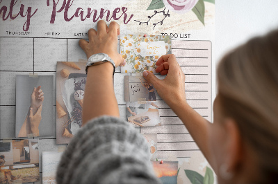 Kurken prikbord maandkalender met bloemenaccenten