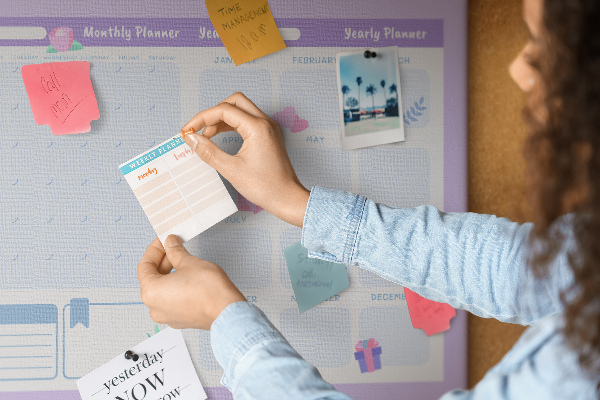 Kurk prikbord jaarplanner in pastelkleuren