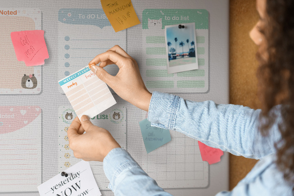 Prikbord kleurrijke notitieboekjes met een dierenmotief