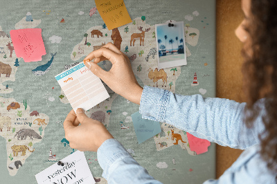 Prikbord met dieren van de wereld op een kleurrijke kaart
