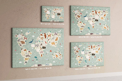 Prikbord met dieren van de wereld op een kleurrijke kaart