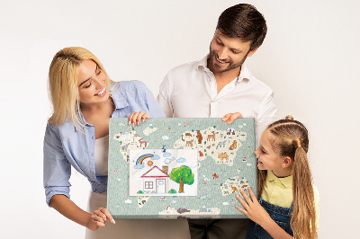 Prikbord met dieren van de wereld op een kleurrijke kaart