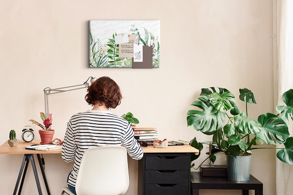 Kurkbord met tropische bladeren in delicate tinten