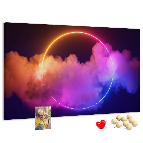 Prikbord met kleurrijke wolken en een neonkleurige cirkel