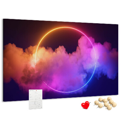 Prikbord met kleurrijke wolken en een neonkleurige cirkel