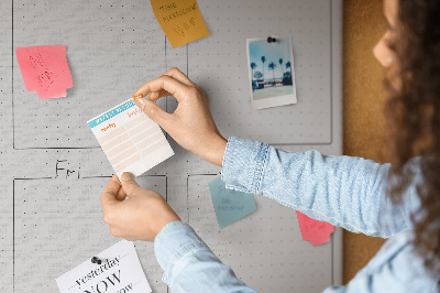 Kurkbord planner met een raster voor tijdsindeling