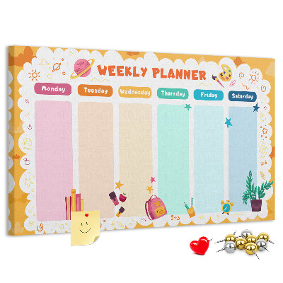 Kurkbord met een kleurrijke weekplanner en schoolthema's
