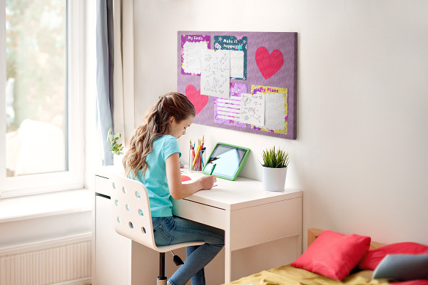 Prikbord kleurrijke notitieboekjes met hartmotief
