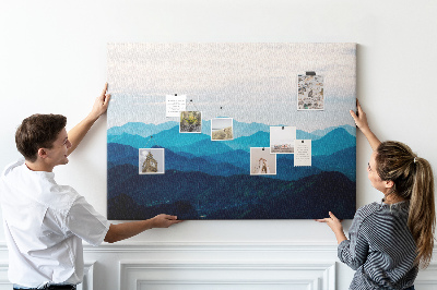 Kurkbord met berglandschap in verschillende tinten blauw