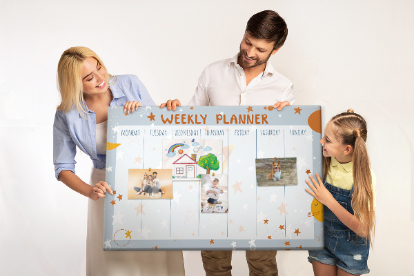 Kurk prikbord met kosmisch weekschema en sterrenmotief