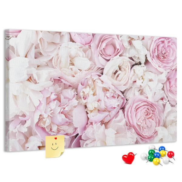 Prikbord met bloemenpatroon in verschillende tinten roze