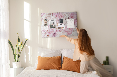 Prikbord met bloemenpatroon in verschillende tinten roze