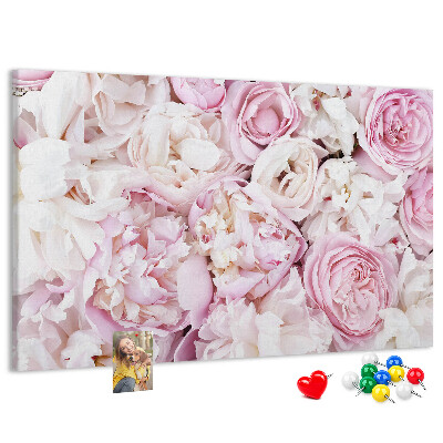 Prikbord met bloemenpatroon in verschillende tinten roze