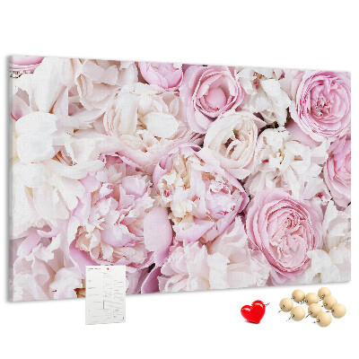 Prikbord met bloemenpatroon in verschillende tinten roze