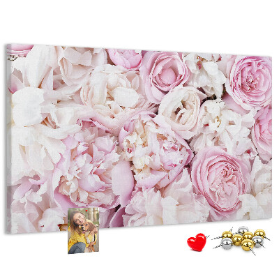 Prikbord met bloemenpatroon in verschillende tinten roze