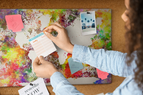 Kurkbord wereldkaart in aquarel-stijl