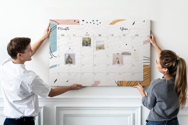 Prikbord kleurrijke kalender met abstracte patronen