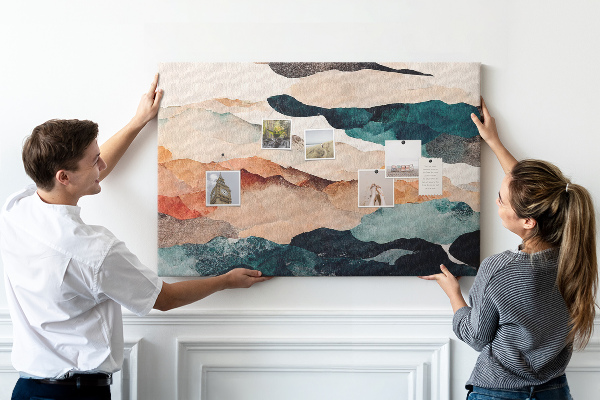 Kurk prikbord met abstracte wolken in gedempte kleuren