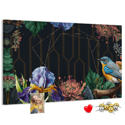 Kurken prikbord met bloemenpatroon en een kleurrijke vogel