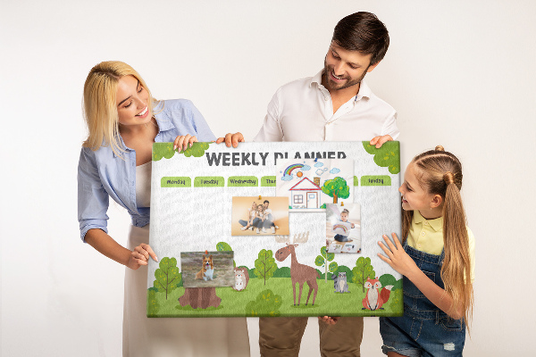 Kurk prikbord met een wekelijks bosplan en schattige dieren