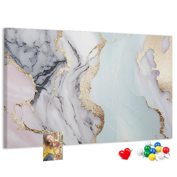 Kurkbord met elegant marmerpatroon en gouden accenten