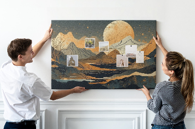 Prikbord met een afbeelding van een berglandschap bij maanlicht
