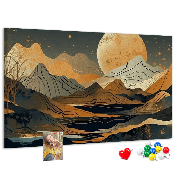 Prikbord met een afbeelding van een berglandschap bij maanlicht