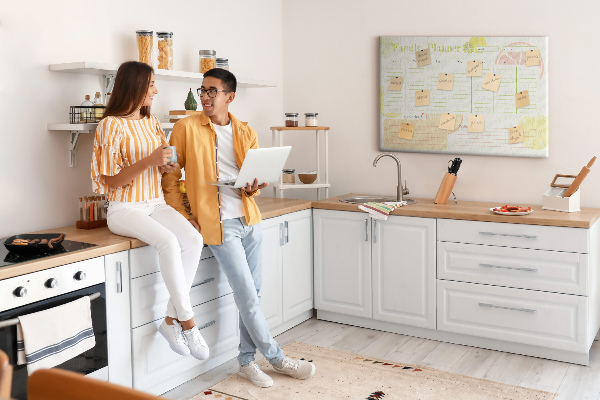 Kurk prikbord met een citruspatroon en familieplanner