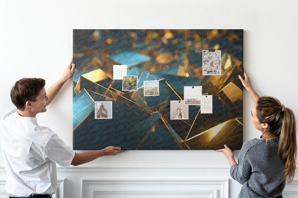 Prikbord met gouden en blauwe geometrische vormen