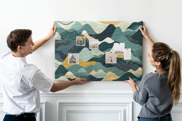 Kurkbord met abstracte berglandschapspatronen in kleur