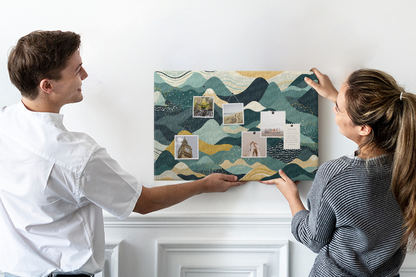Kurkbord met abstracte berglandschapspatronen in kleur
