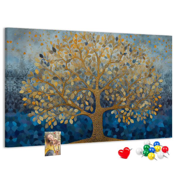 Kurk prikbord met bladgoud op een blauwe boomachtergrond
