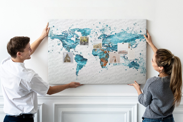 Kurkbord wereldkaart met aquarel design