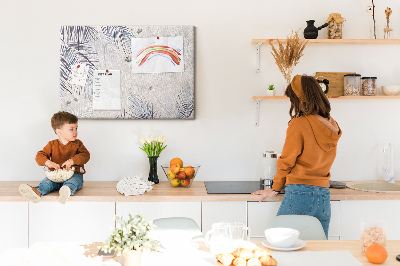 Kurk prikbord met fijne blaadjes op een grijze achtergrond