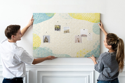 Kurkbord met kleurrijke vormen in delicate tinten